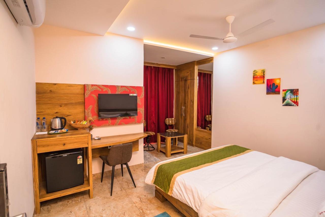 The Grand Tara Hotel Indore Exterior photo